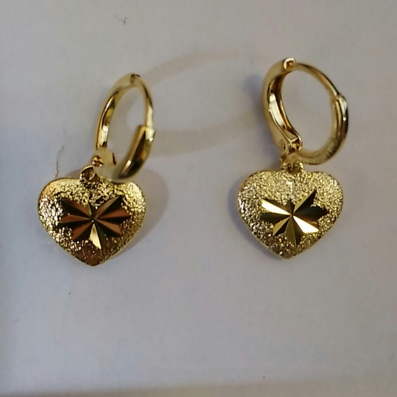 NWOT Gold-filled Heart Earrings - Picture 2 of 2